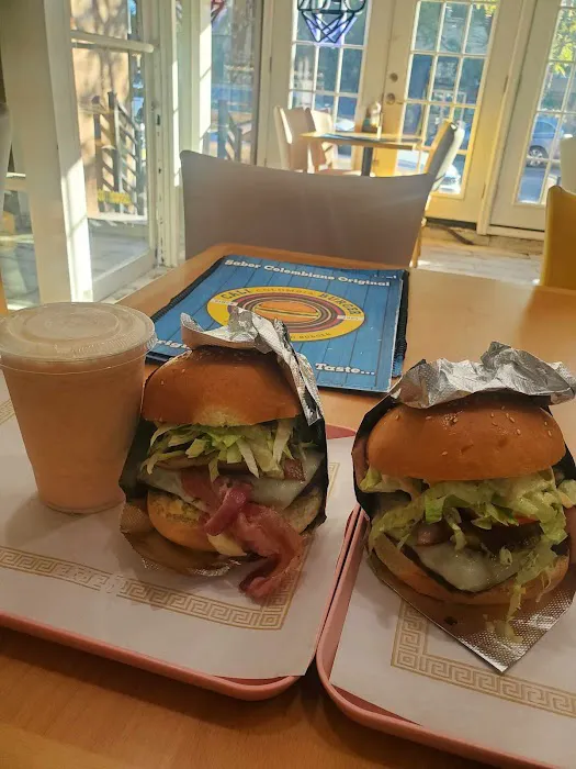 Cali Burger Picture 7