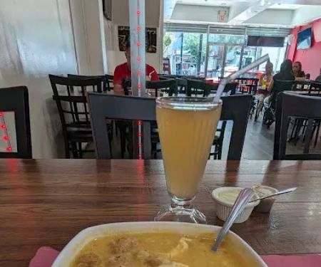 Titos Pollería Restaurant