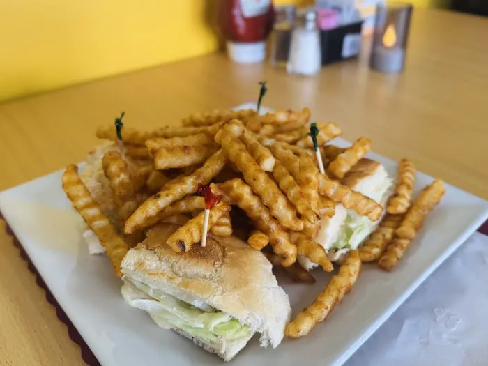 D'Nolas Grill Picture 3