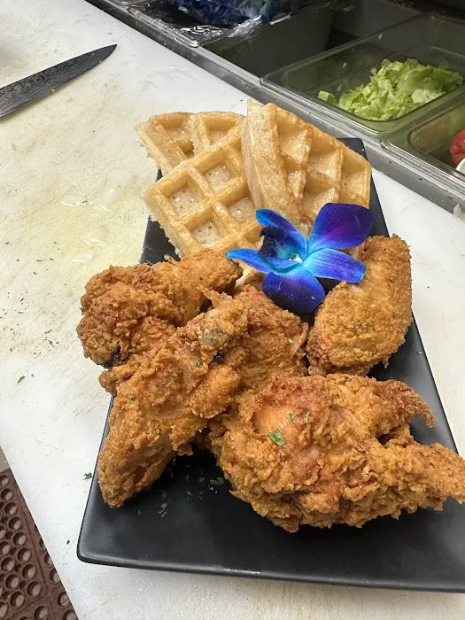 Dream Upscale Lounge Picture 10