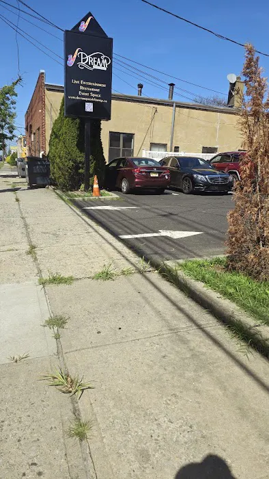 Dream Upscale Lounge Picture 6