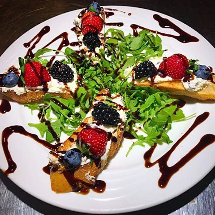 Piazzetta of East Farmingdale Picture 9