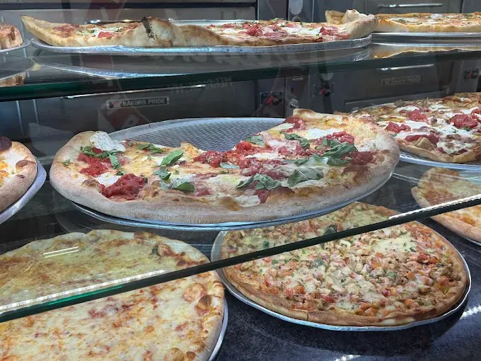 Frankie’s Pizzeria & Restaurant Picture 2