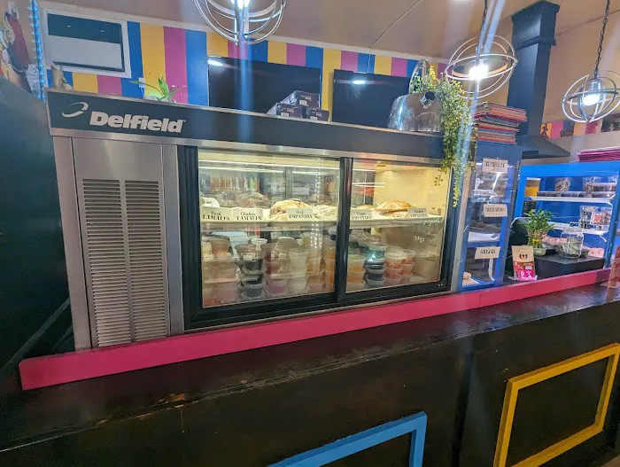 Machichi Bakery & Cafe - Wholesale: Gold Leaf Pastry Shop & Coffee. Picture 4