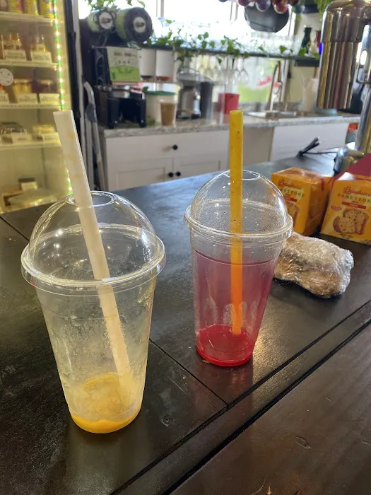 Machichi Bakery & Cafe - Wholesale: Gold Leaf Pastry Shop & Coffee. Picture 10