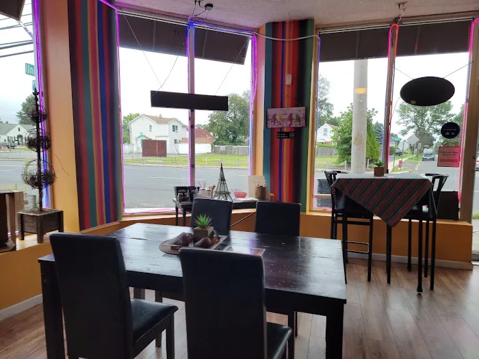 Machichi Bakery & Cafe - Wholesale: Gold Leaf Pastry Shop & Coffee. Picture 1