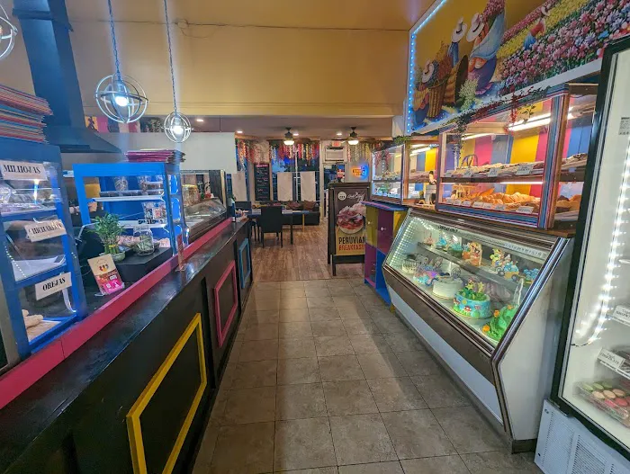 Machichi Bakery & Cafe - Wholesale: Gold Leaf Pastry Shop & Coffee. Picture 5