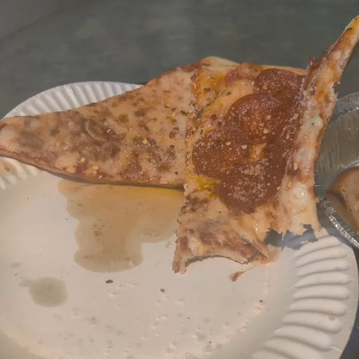 Tucky's Pizza Picture 8