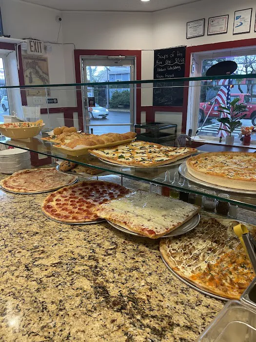 R&J Pizzeria Picture 10