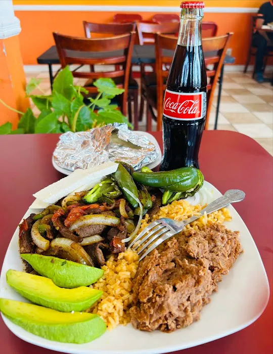 Mi Pueblo Querido Bakery and Restaurant Picture 4