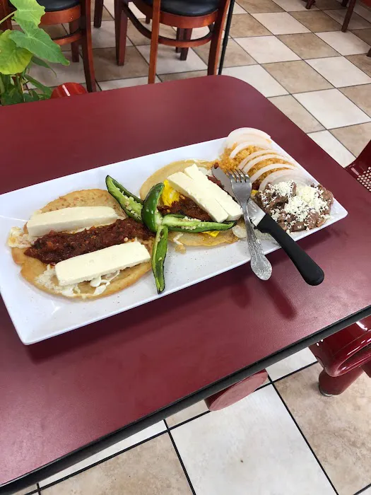 Mi Pueblo Querido Bakery and Restaurant Picture 10