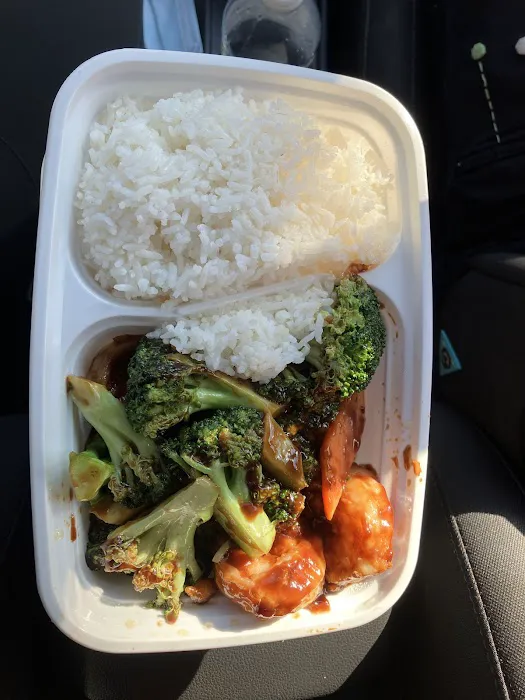 Ling's Chinese Kitchen Picture 10