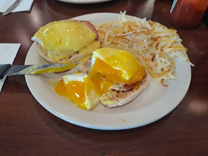 Skyline Luncheonette Picture 4