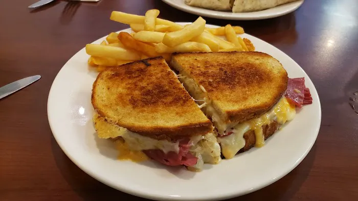 Skyline Luncheonette Picture 6