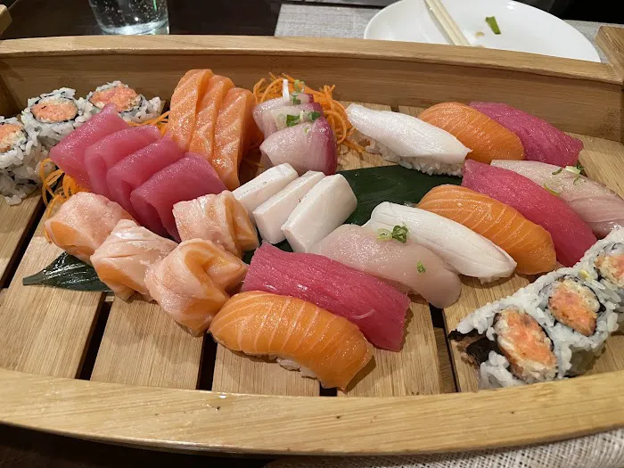 Raku Sushi Picture 7