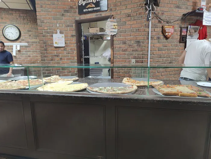 Skyline Pizzeria & Restaurant Picture 1