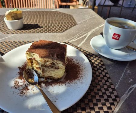 Bollicine & Co. Champagne Bar