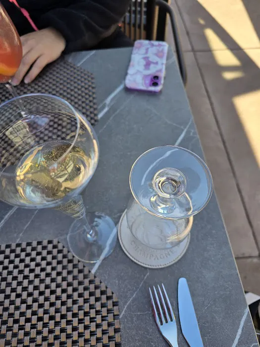 Bollicine & Co. Champagne Bar Picture 10