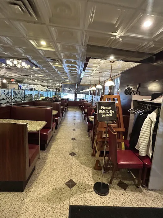 Goshen Plaza Diner Picture 6