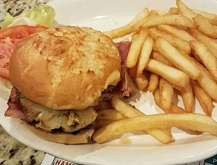 Goshen Plaza Diner Picture 8