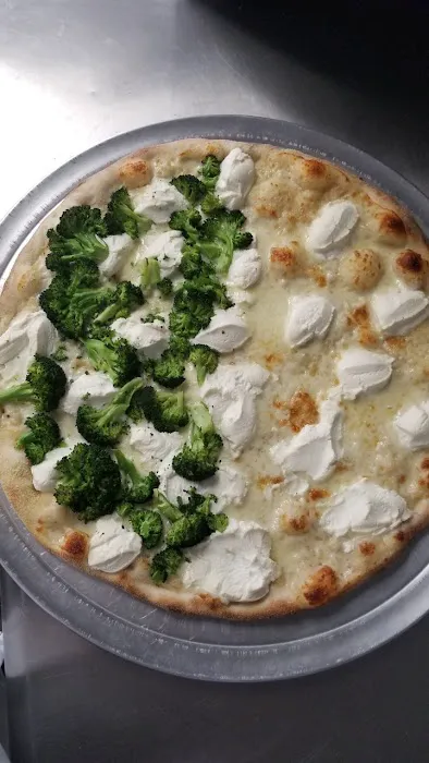 AL'S PIZZA Picture 5