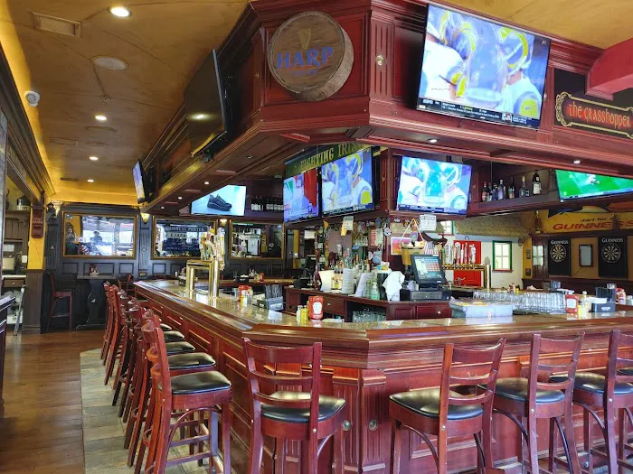 Grasshopper Irish Pub Picture 7