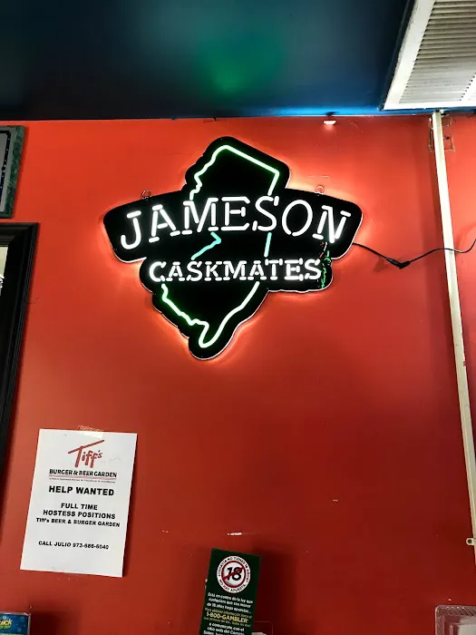 ISLAND OF SPIRITS Bar and Grill Picture 9