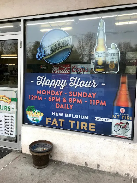 ISLAND OF SPIRITS Bar and Grill Picture 10