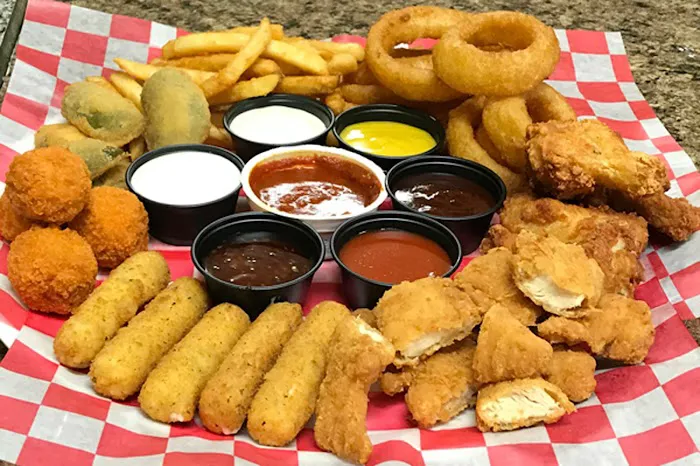 ISLAND OF SPIRITS Bar and Grill Picture 4