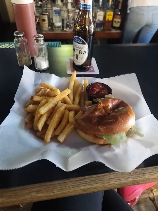 ISLAND OF SPIRITS Bar and Grill Picture 6