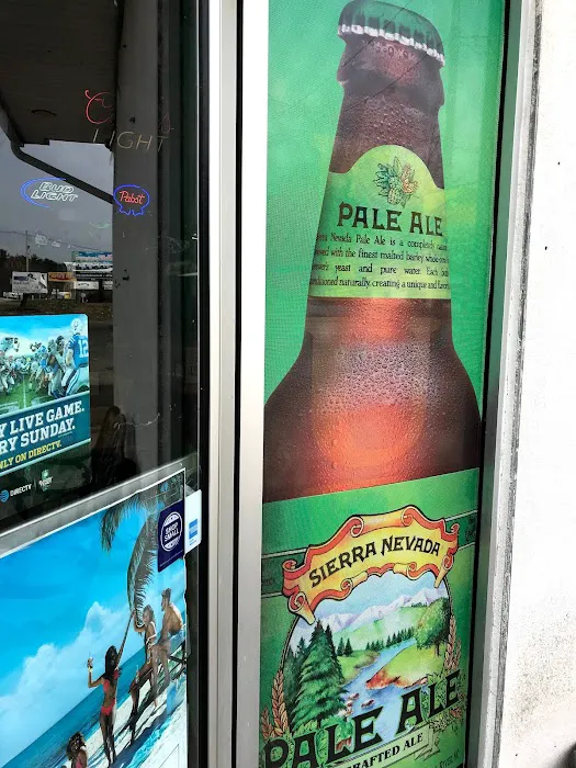 ISLAND OF SPIRITS Bar and Grill Picture 7