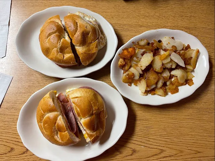 Ridgedale Lunch Picture 1