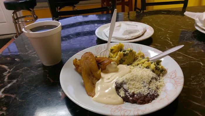 George's Deli Picture 7