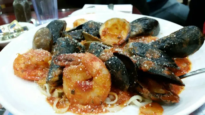 Golden globe diner Picture 2