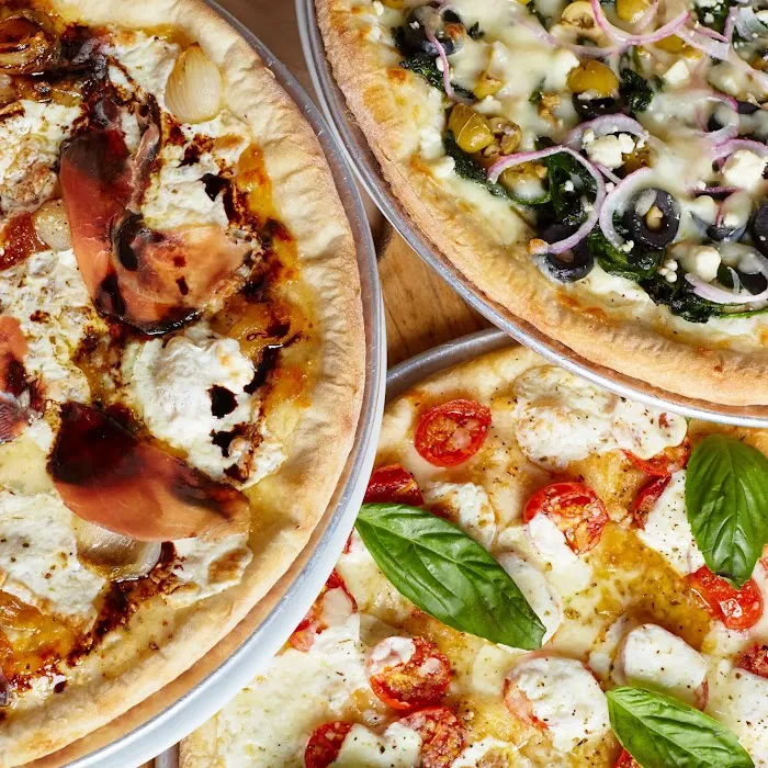 Mezza Luna Pizzeria & Restaurant Picture 10