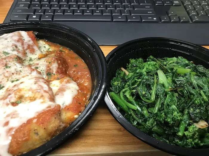 Mezza Luna Pizzeria & Restaurant Picture 5