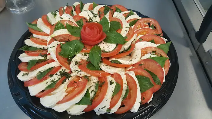 Lakeview Market & Deli Picture 2