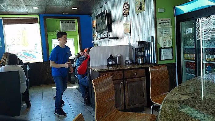 Bliss Dairy Bar & Grill Picture 5