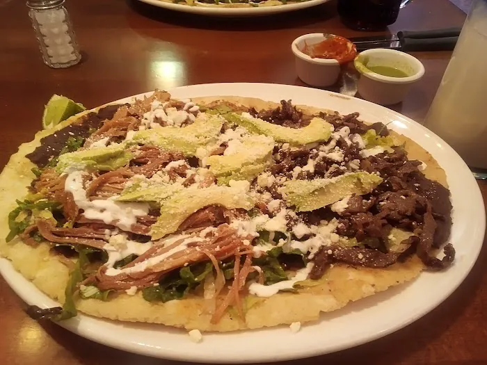 Laguna Restaurant & Grocery Picture 10