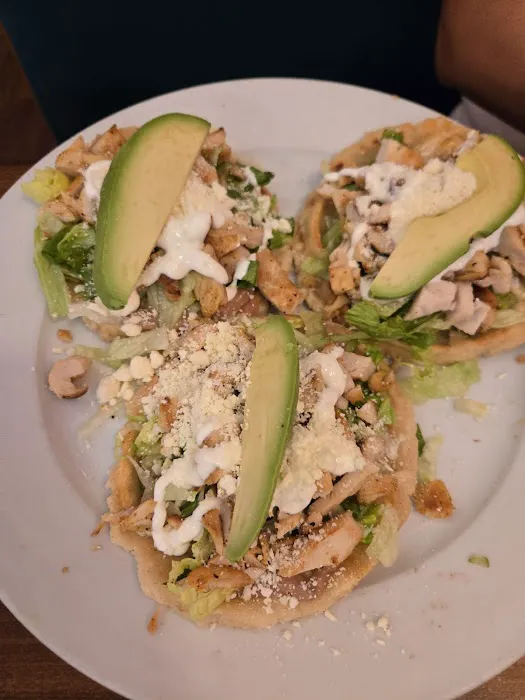 Laguna Restaurant & Grocery Picture 2