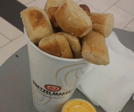 Pretzelmaker