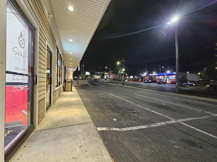 Shah's Halal Food - Stratford Picture 7