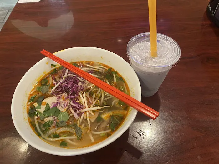 TD Vietnam Palace Picture 1