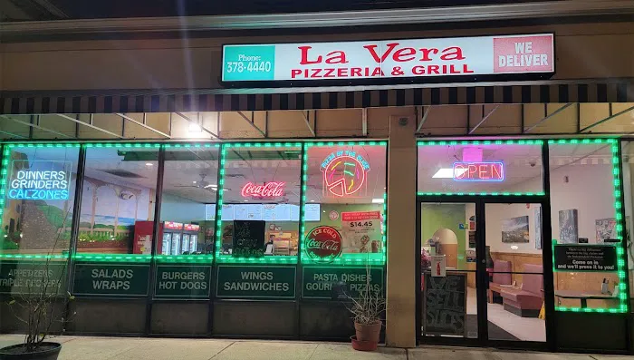 La Vera Pizzeria & Grill Picture 1