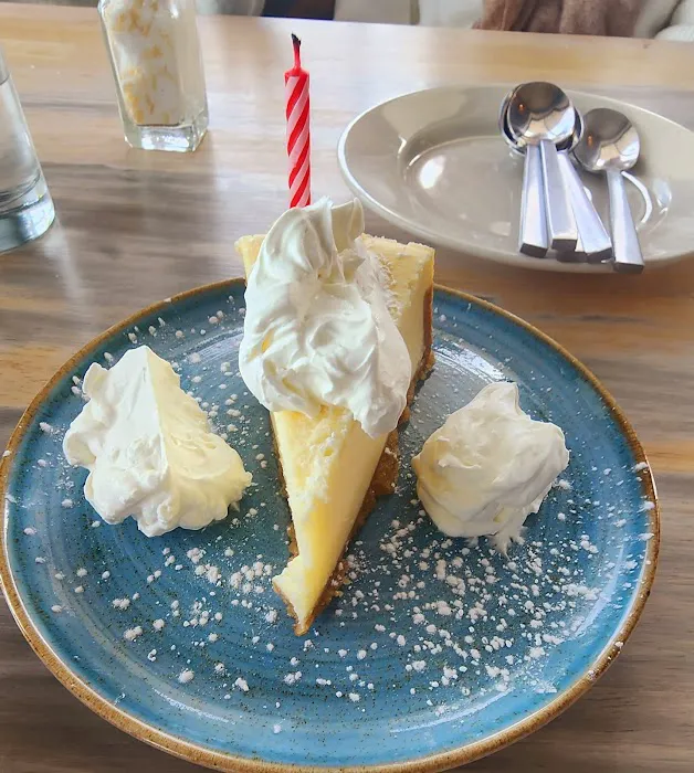 The Landing AT Five Twenty Picture 5