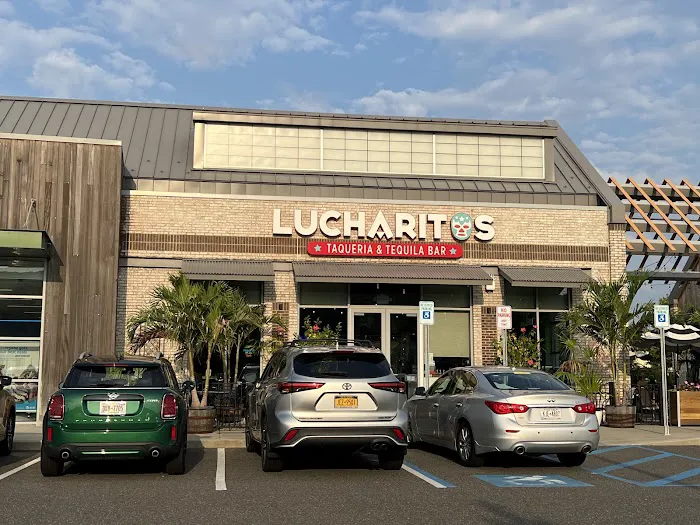 Lucharitos Melville Picture 4