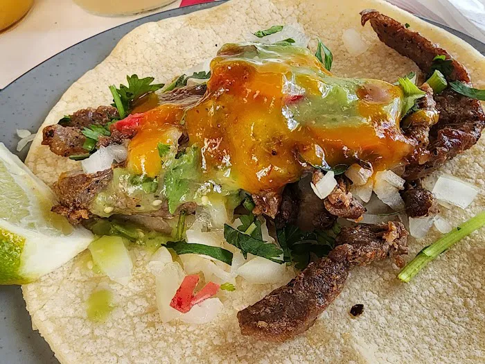 Lucharitos Melville Picture 7