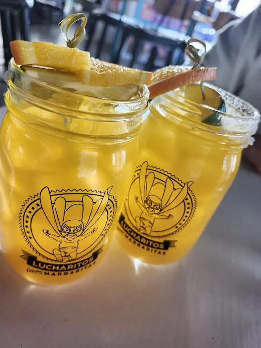 Lucharitos Melville Picture 8