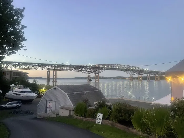 Pamela's On The Hudson Picture 3