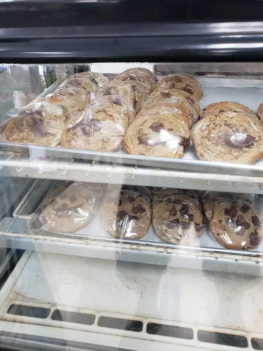 Renee's hot stuff deli Picture 3